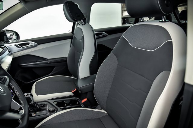 Certified 2025 Volkswagen Taos SE w/ Panoramic Sunroof Package image 7