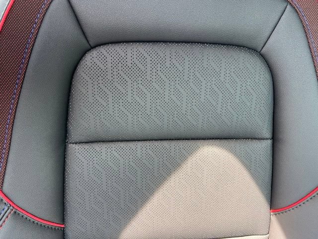 Used 2026 Chevrolet Equinox RS w/ Convenience Package III FWD image 39