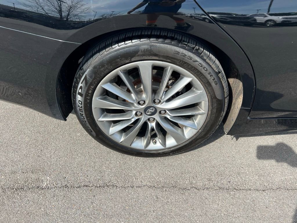 Used 2018 INFINITI Q50 Luxe w/ Essential Package (3.0T Luxe) AWD/4WD image 10