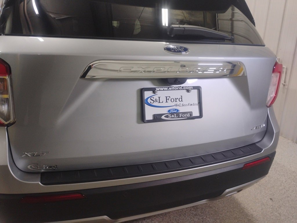 Used 2024 Ford Explorer XLT w/ Equipment Group 202A image 23