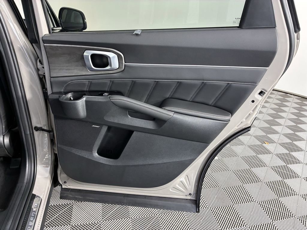 New 2026 Kia Sorento SX image 32