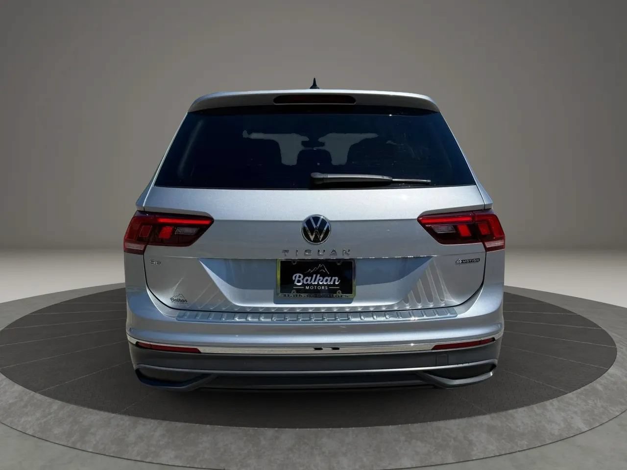 Used 2022 Volkswagen Tiguan SE AWD/4WD image 6