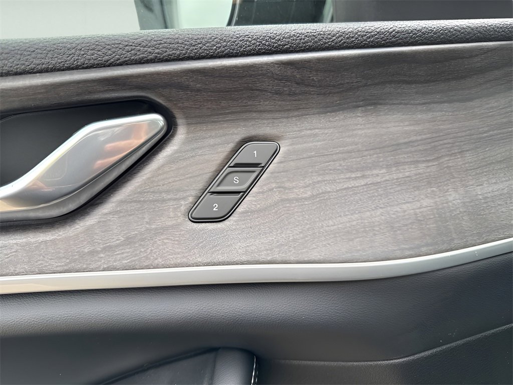 New 2025 Jeep Grand Cherokee L Limited image 26