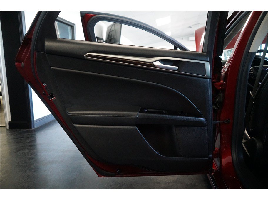 Used 2016 Ford Fusion SE w/ Equipment Group 202A FWD image 14