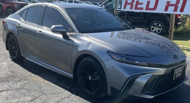 Used 2025 Toyota Camry XSE image 2