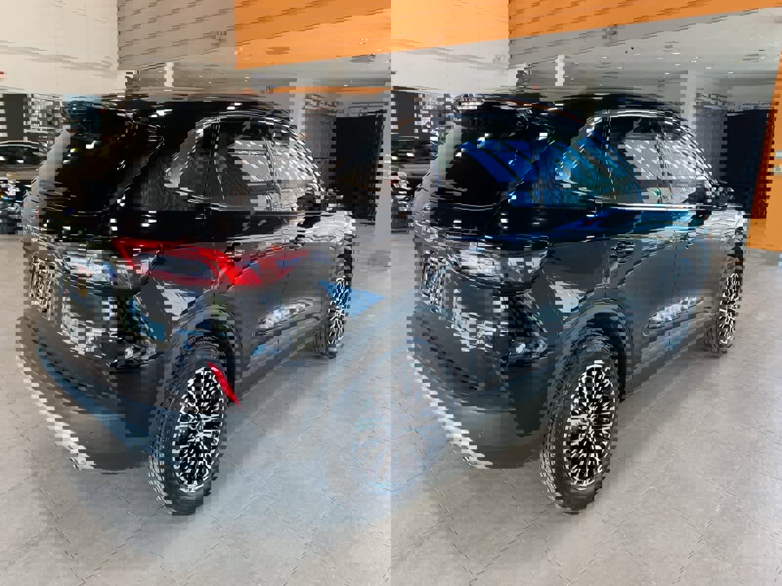 Used 2025 Ford Escape SE image 5