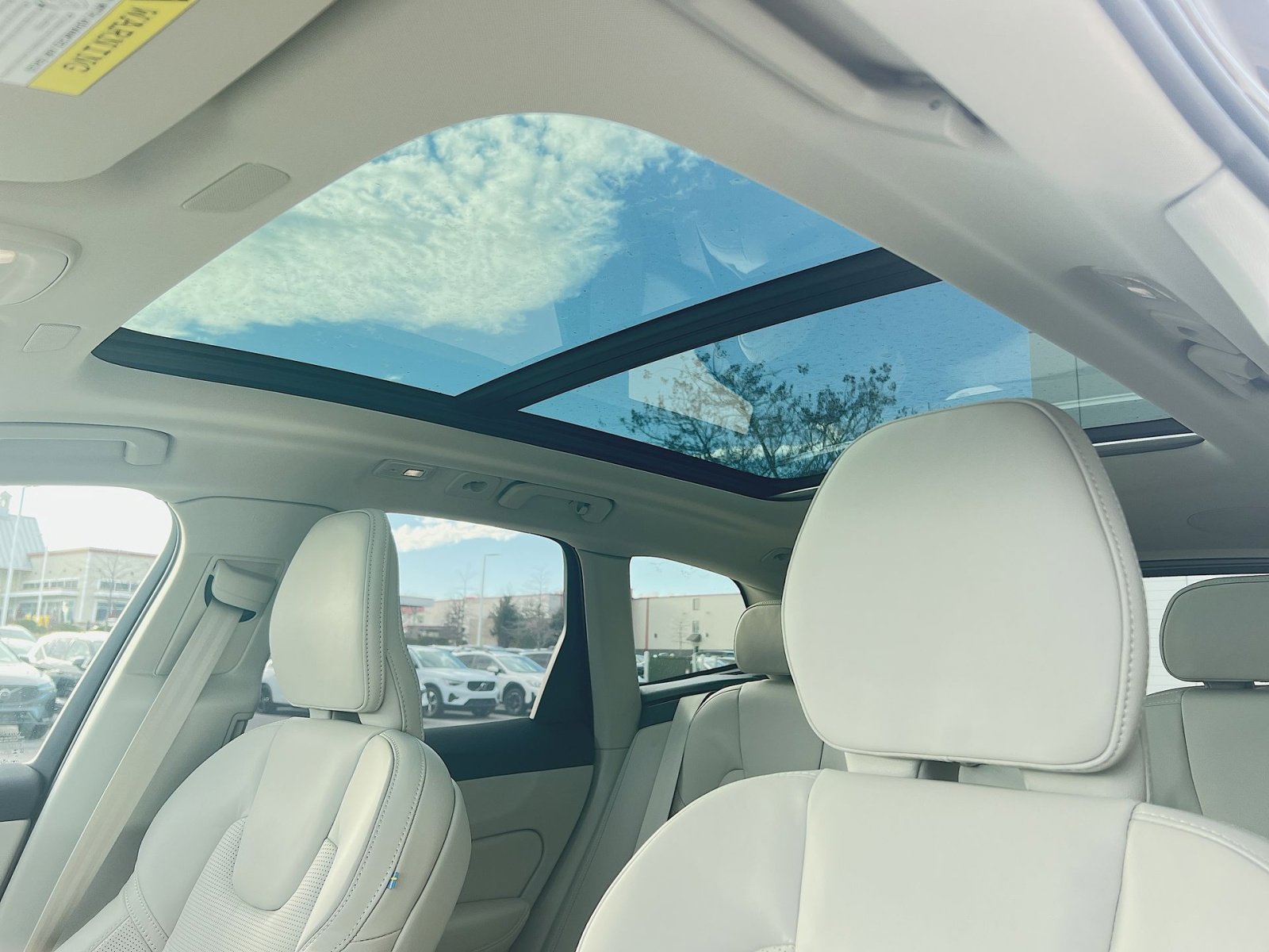 New 2026 Volvo XC60 B5 Ultra w/ Protection Package Premier image 23