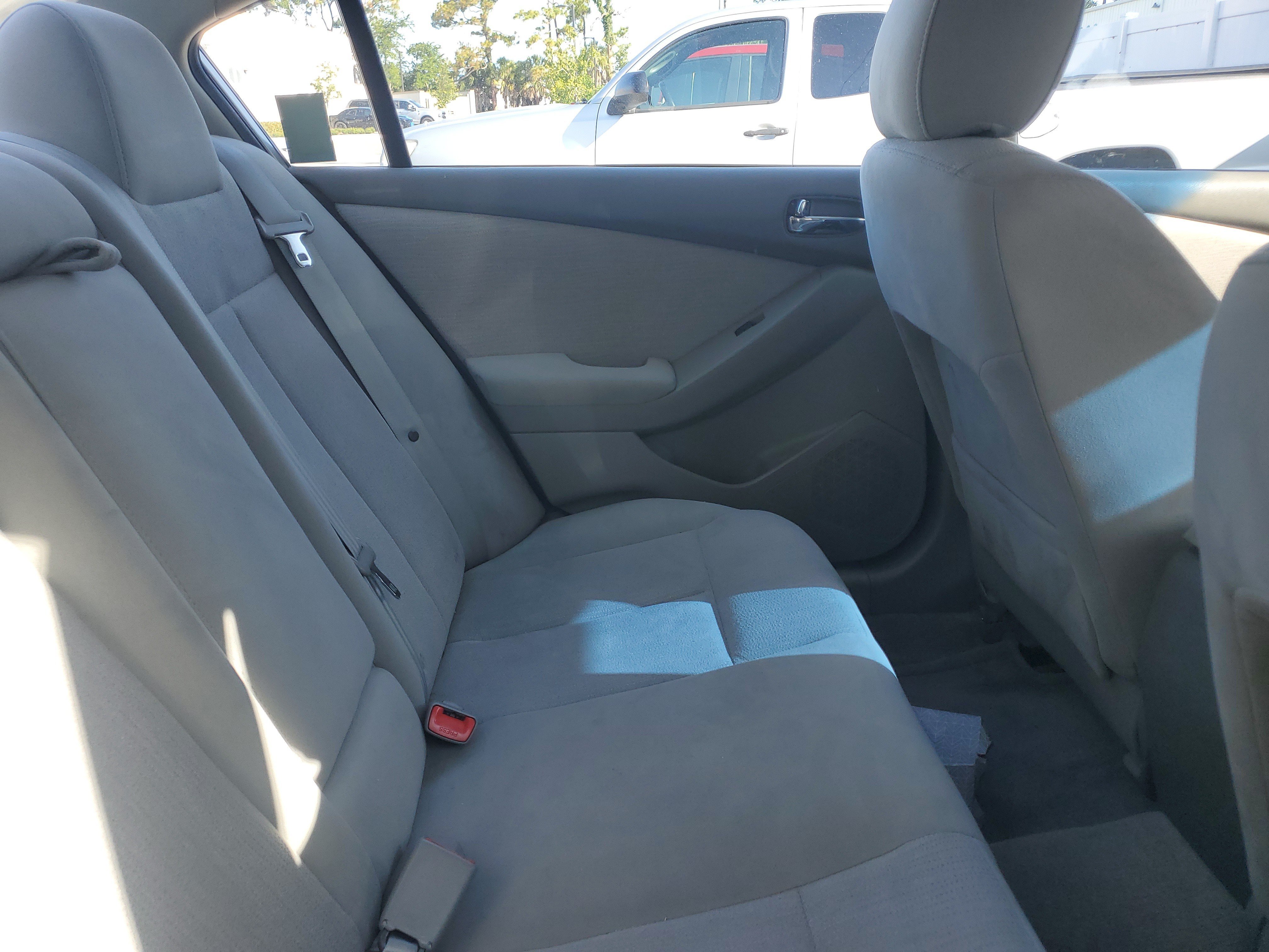 Used 2011 Nissan Altima 2.5 S FWD image 8