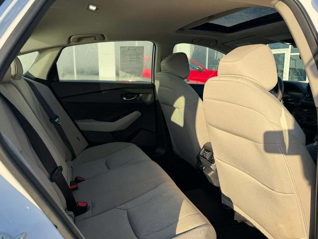 Certified 2025 Honda Accord SE image 10