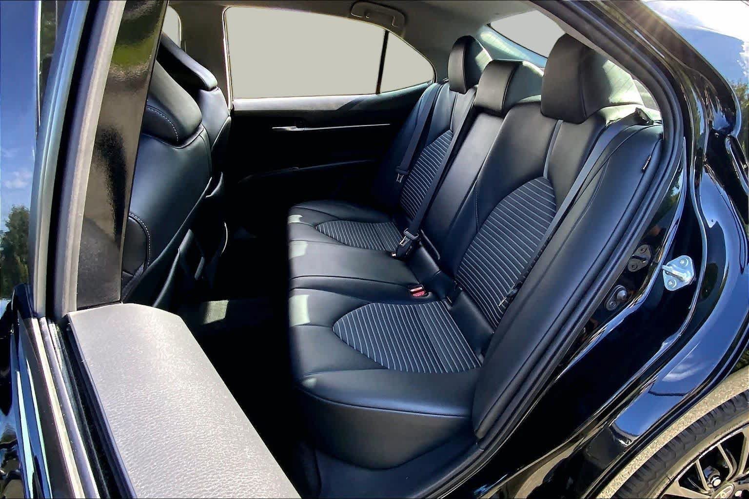 Used 2021 Toyota Camry SE AWD/4WD image 21