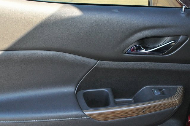 Used 2023 GMC Acadia SLE w/ Driver Convenience Package image 18