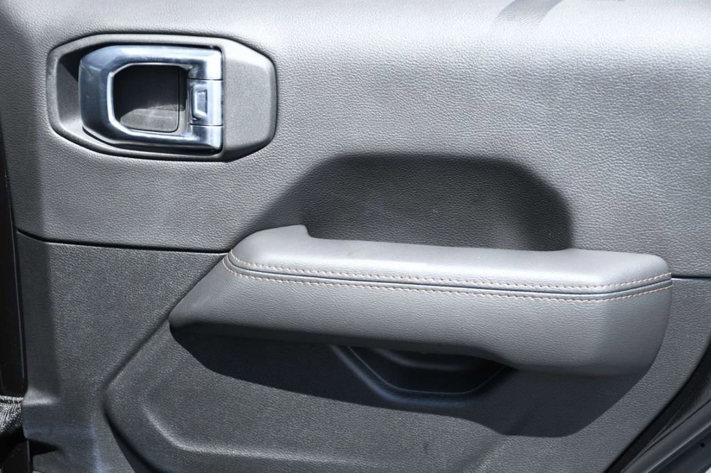 Used 2023 Jeep Wrangler Unlimited Rubicon 392 image 39