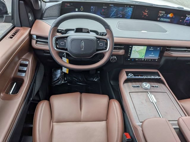 New 2026 Lincoln Navigator L Reserve AWD/4WD image 16