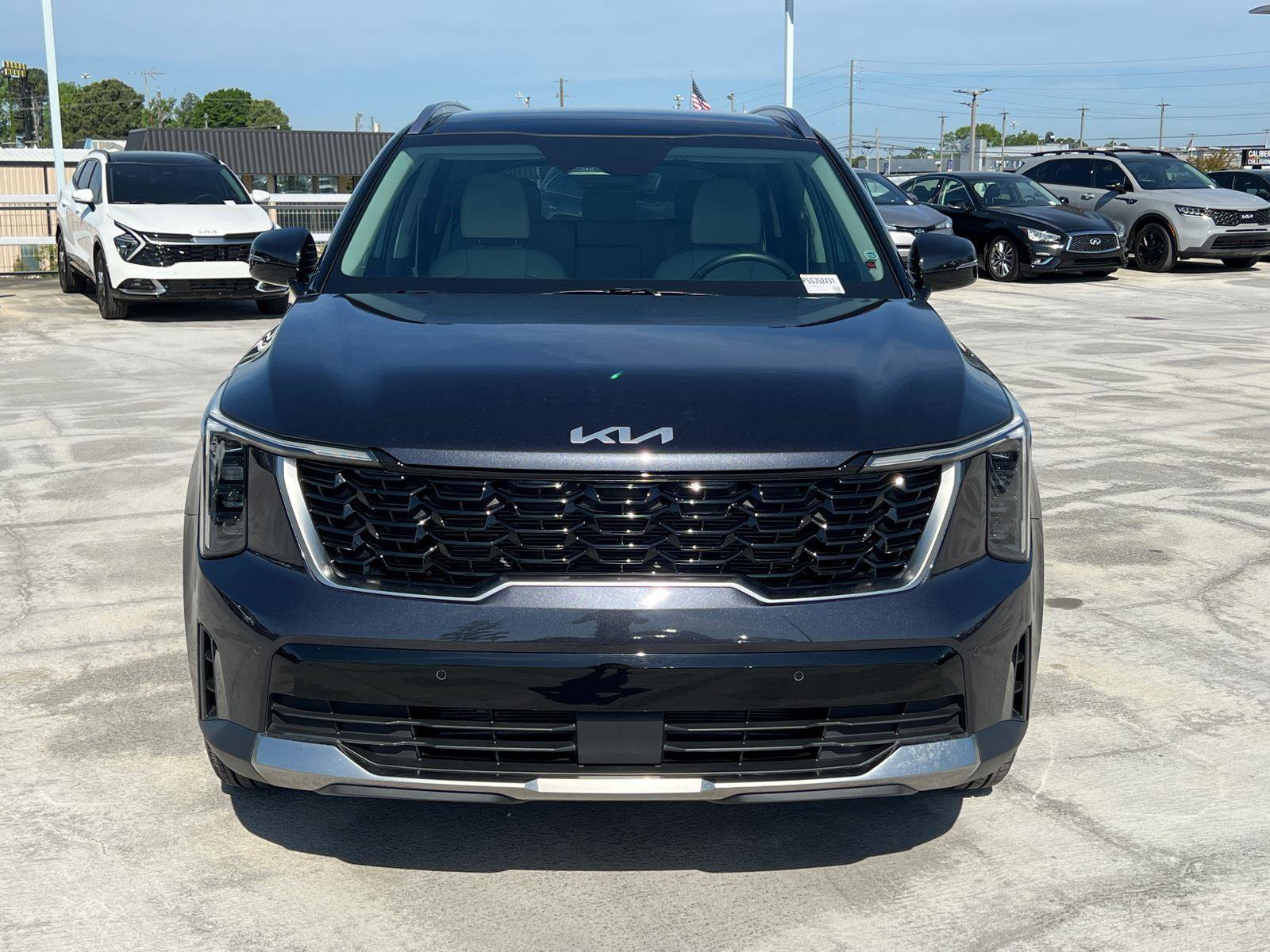 Used 2025 Kia Sorento S w/ Panoramic Sunroof Package image 2