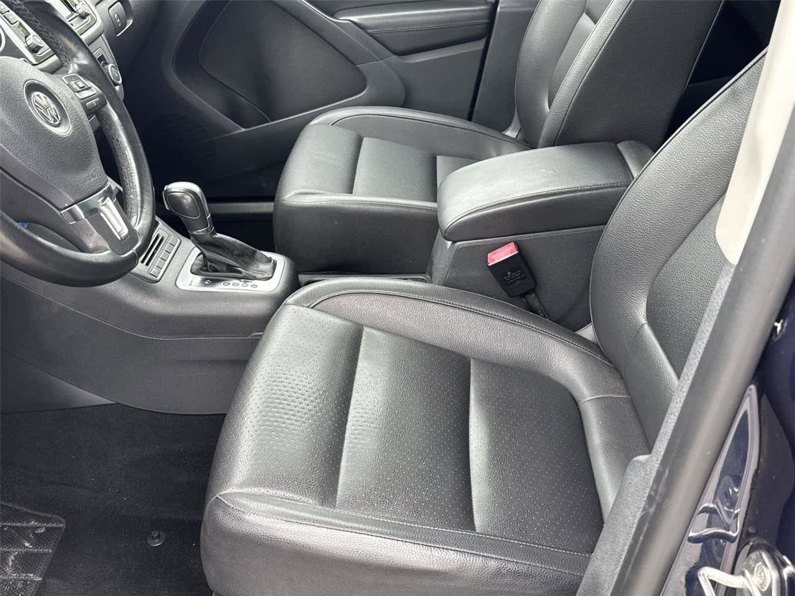 Used 2012 Volkswagen Tiguan SE AWD/4WD image 13