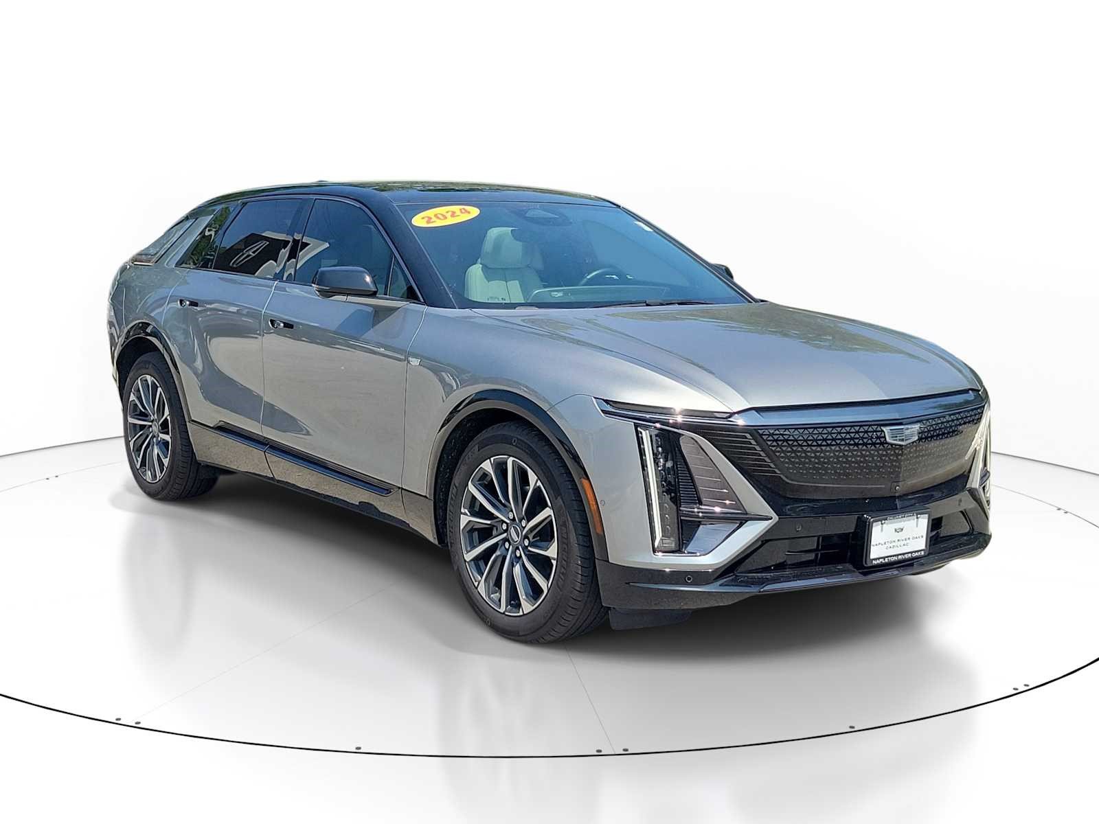 Used 2024 Cadillac Lyriq Sport RWD image 2