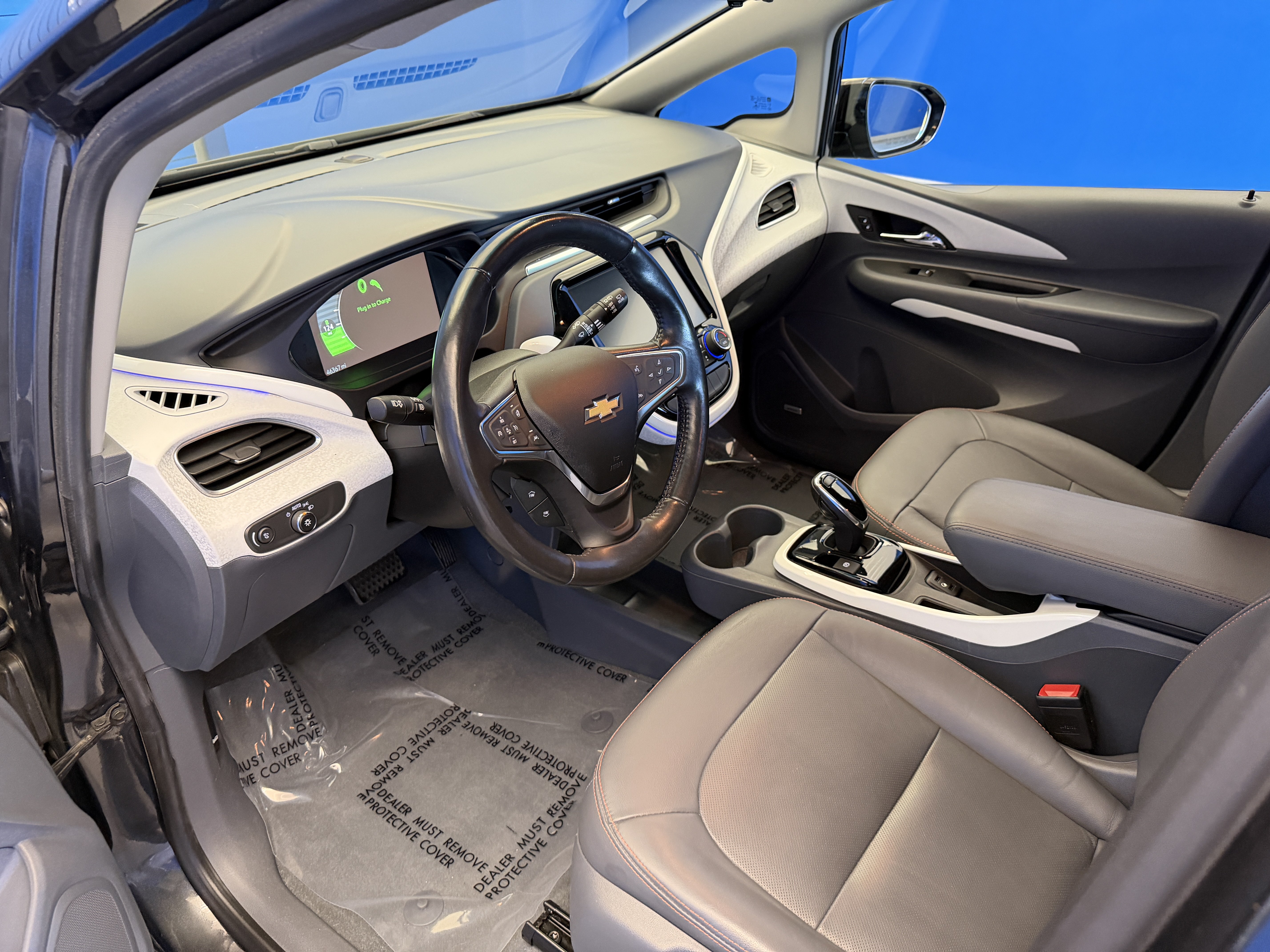 Used 2020 Chevrolet Bolt Premier w/ Infotainment Package FWD image 12