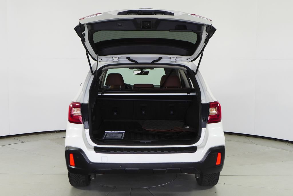 Used 2019 Subaru Outback 3.6R Touring w/ Popular Package #3A AWD/4WD image 10