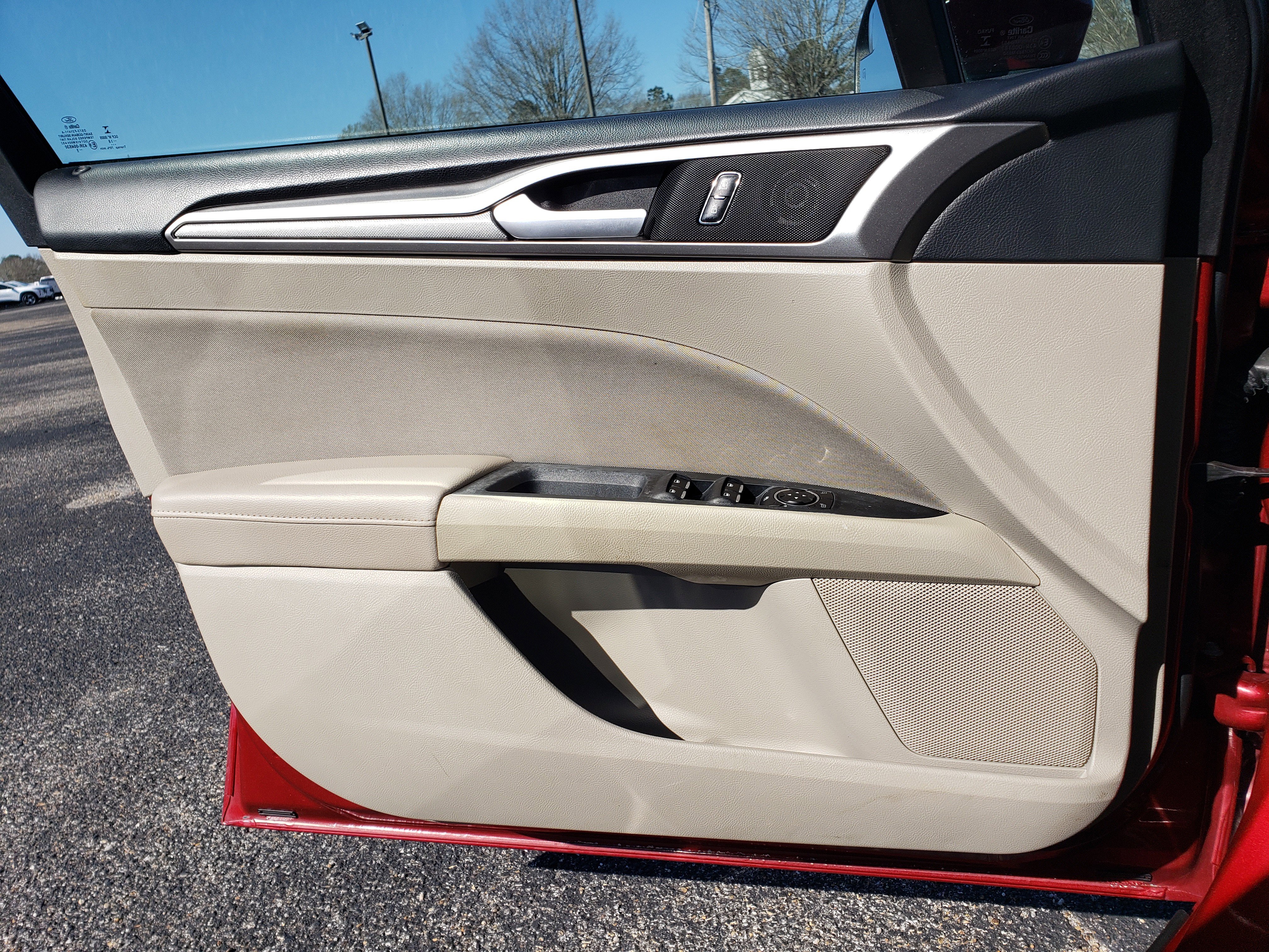 Used 2018 Ford Fusion SE w/ Fusion SE Technology Package image 11