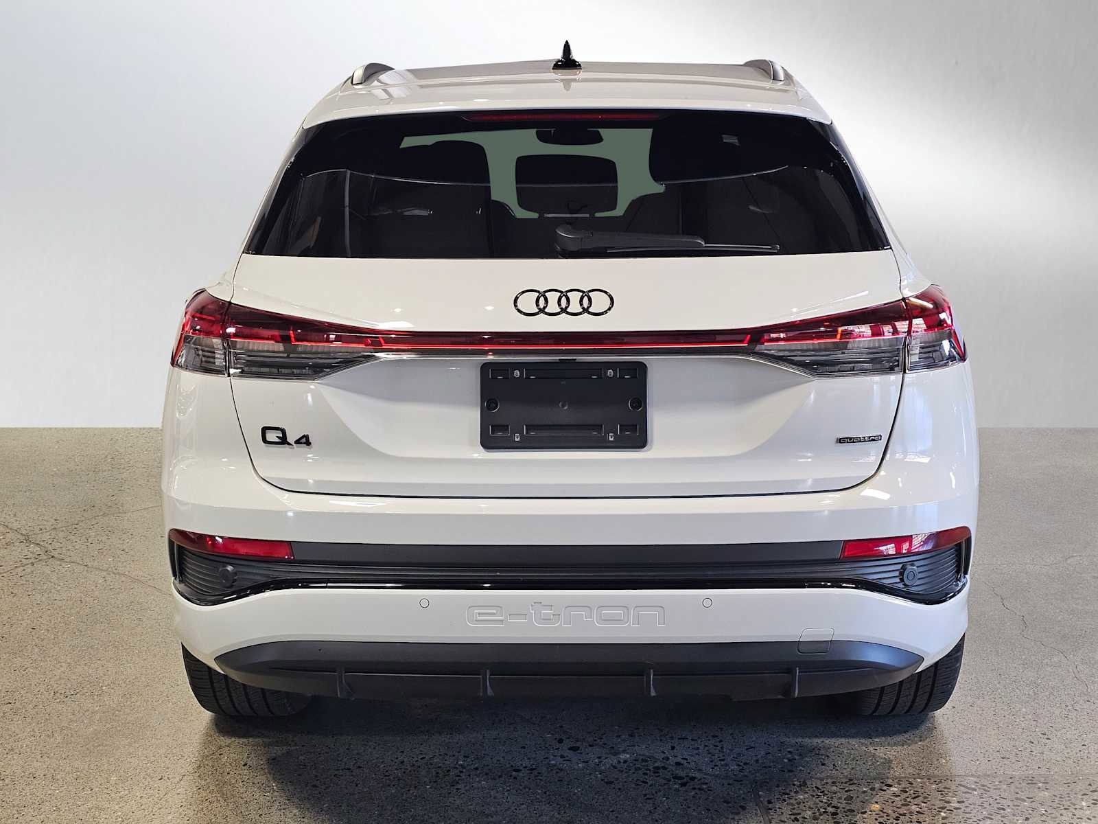 Used 2024 Audi Q4 e-tron Premium Plus image 6