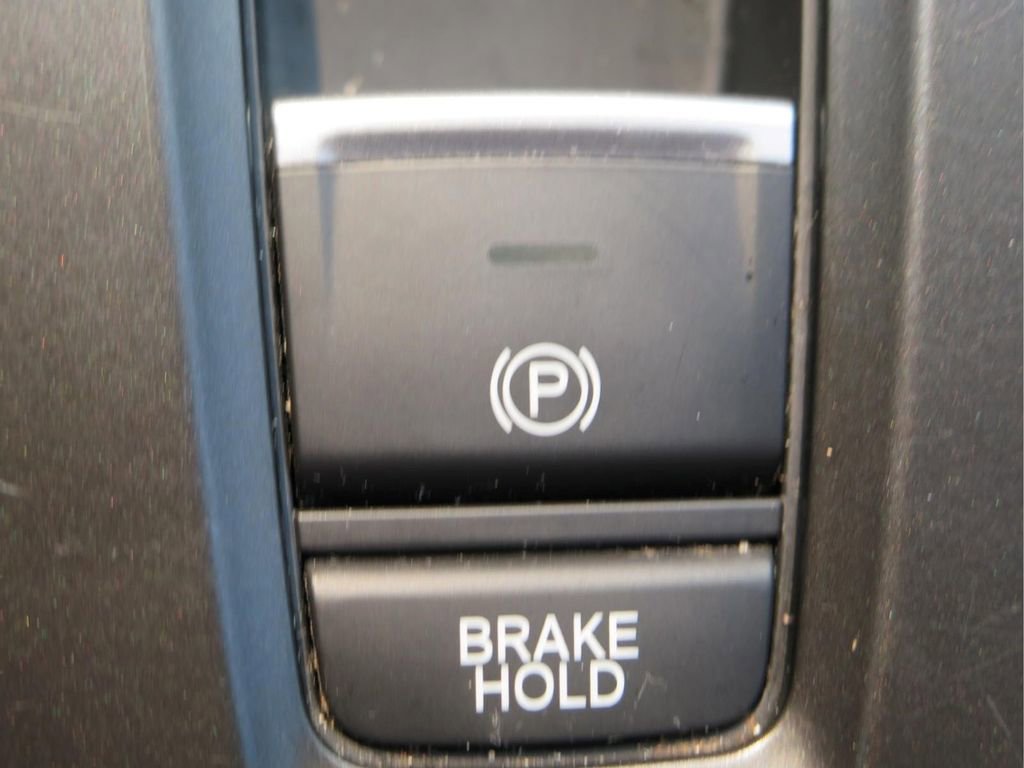 Used 2019 Honda Accord LX image 13