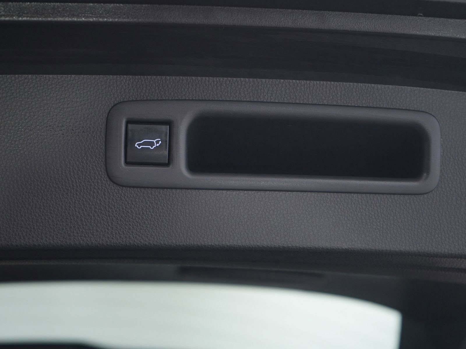 Used 2020 Toyota Highlander Platinum image 10