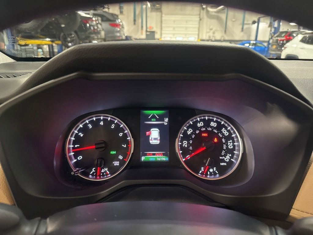 Used 2021 Toyota RAV4 XLE AWD/4WD image 26