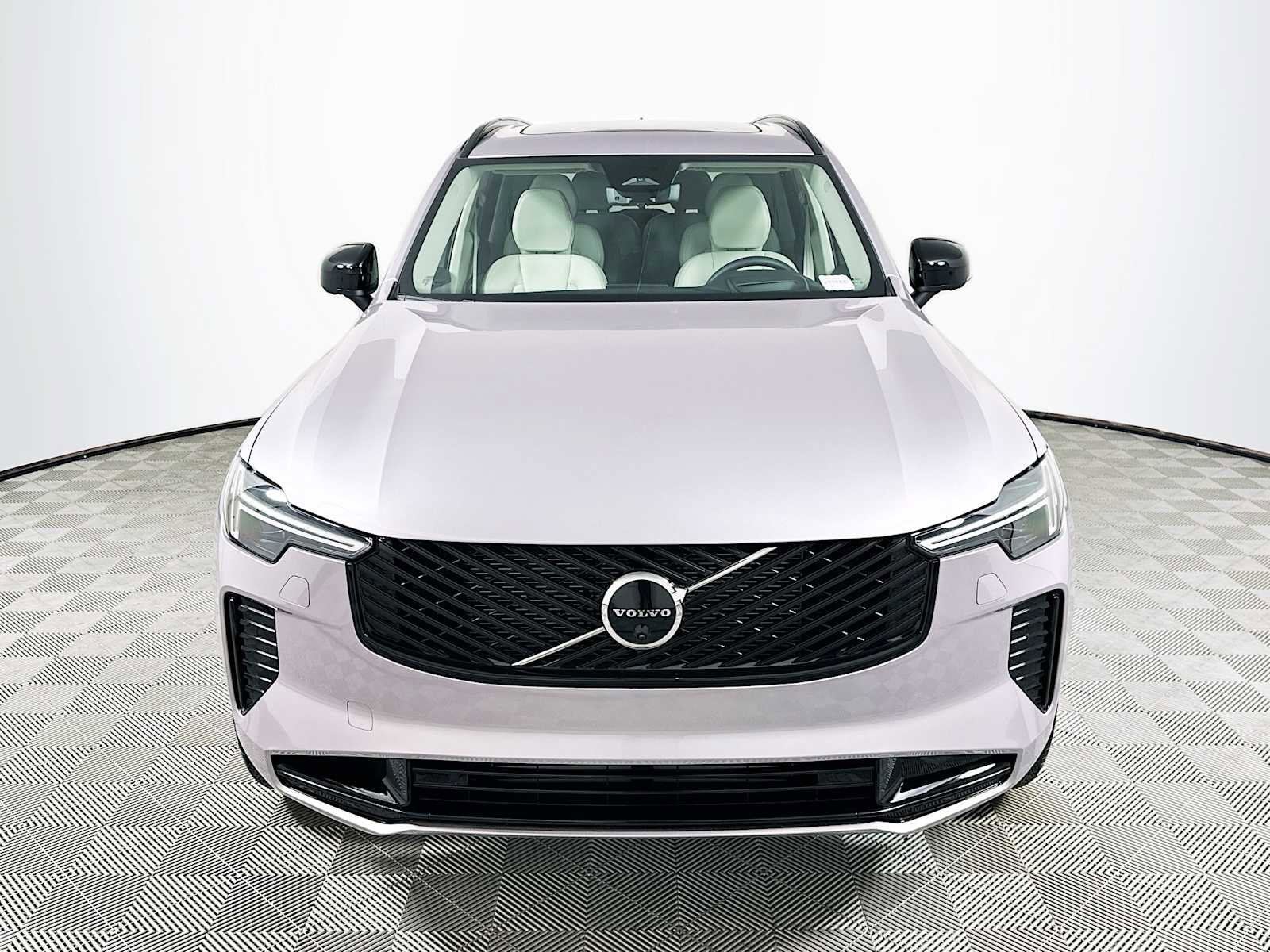 New 2026 Volvo XC90 T8 Ultra w/ Protection Package image 2