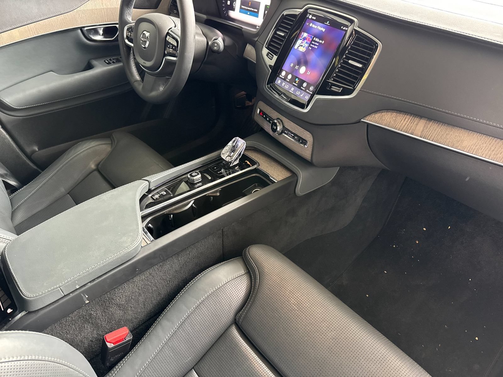 Certified 2024 Volvo XC90 T8 Ultimate AWD/4WD image 21