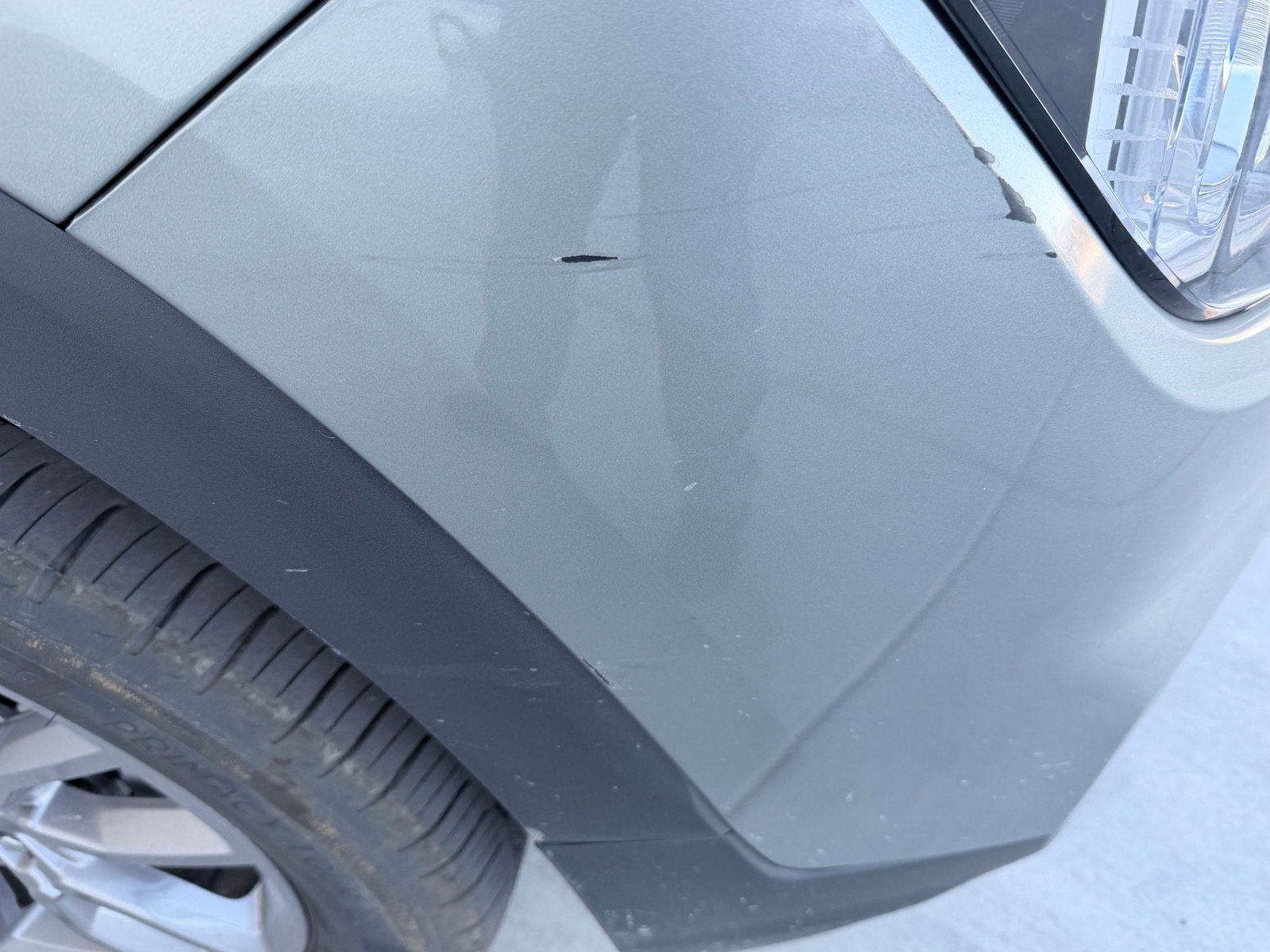 Used 2024 GMC Terrain SLT image 25