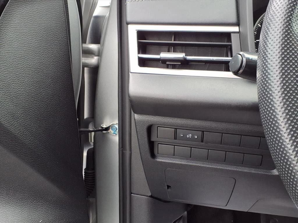 Used 2022 Mitsubishi Outlander ES image 15