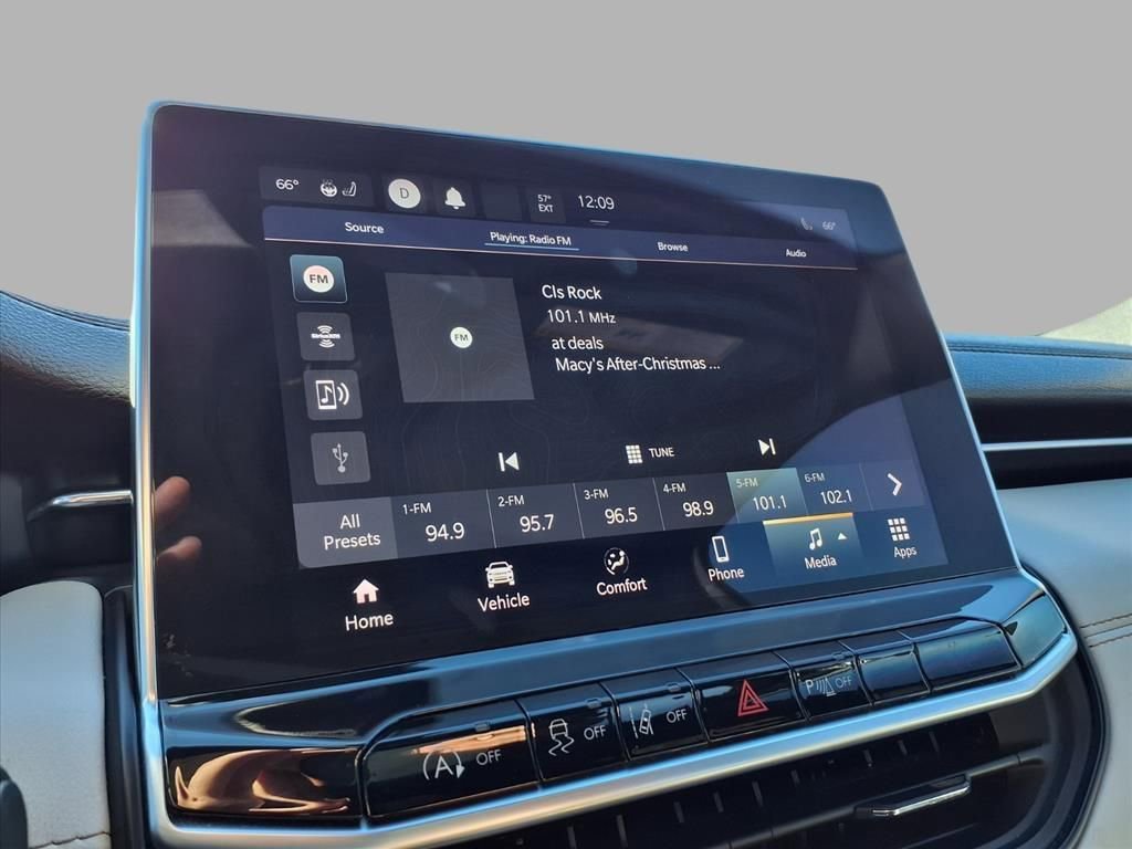 Used 2023 Jeep Compass Limited image 5