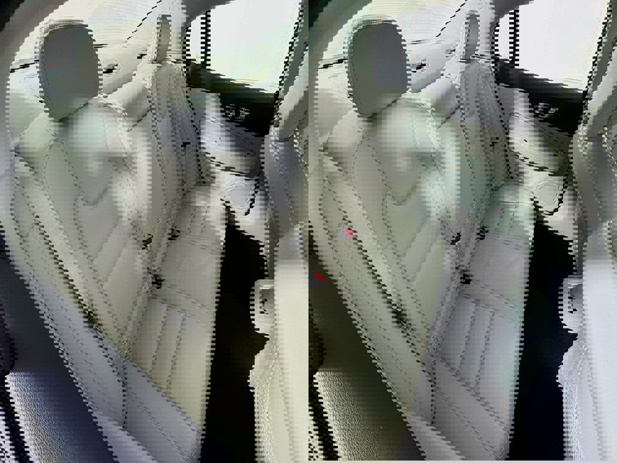 Used 2022 Volvo S60 B5 Momentum image 26