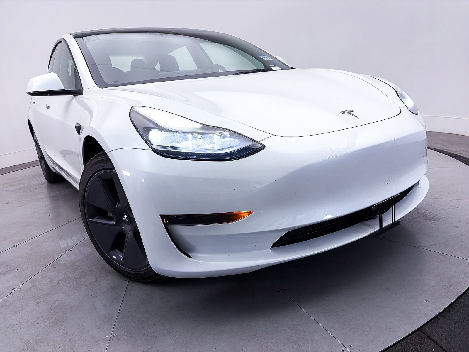 Used 2023 Tesla Model 3 Standard Range image 6
