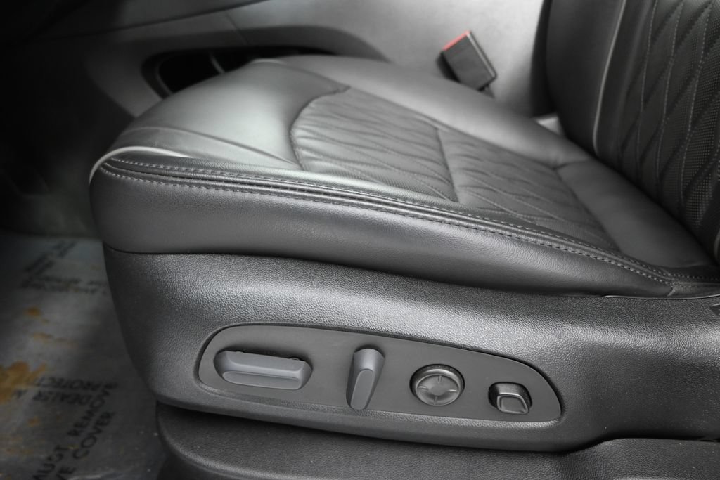 Used 2023 Buick Enclave Avenir w/ LPO, Floor Liner Package AWD/4WD image 23