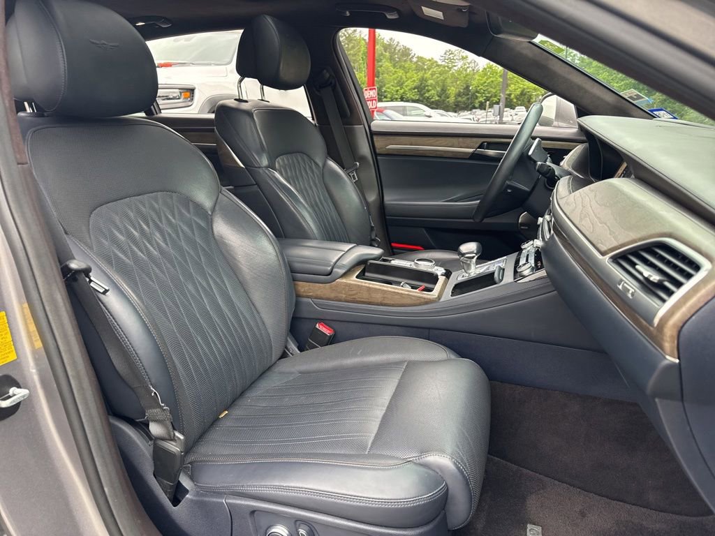 Used 2020 Genesis G90 3.3T Premium RWD image 8