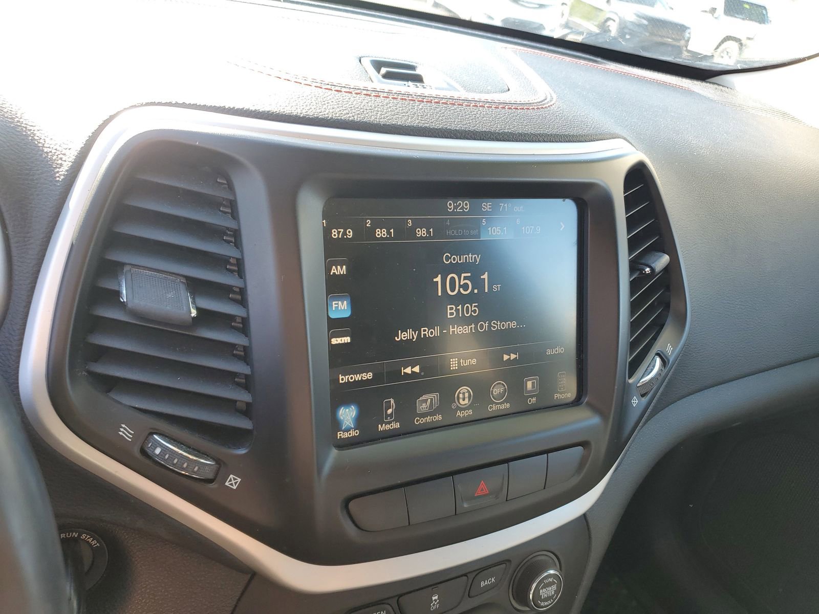 Used 2014 Jeep Cherokee Trailhawk w/ Leather Interior Group AWD/4WD image 25