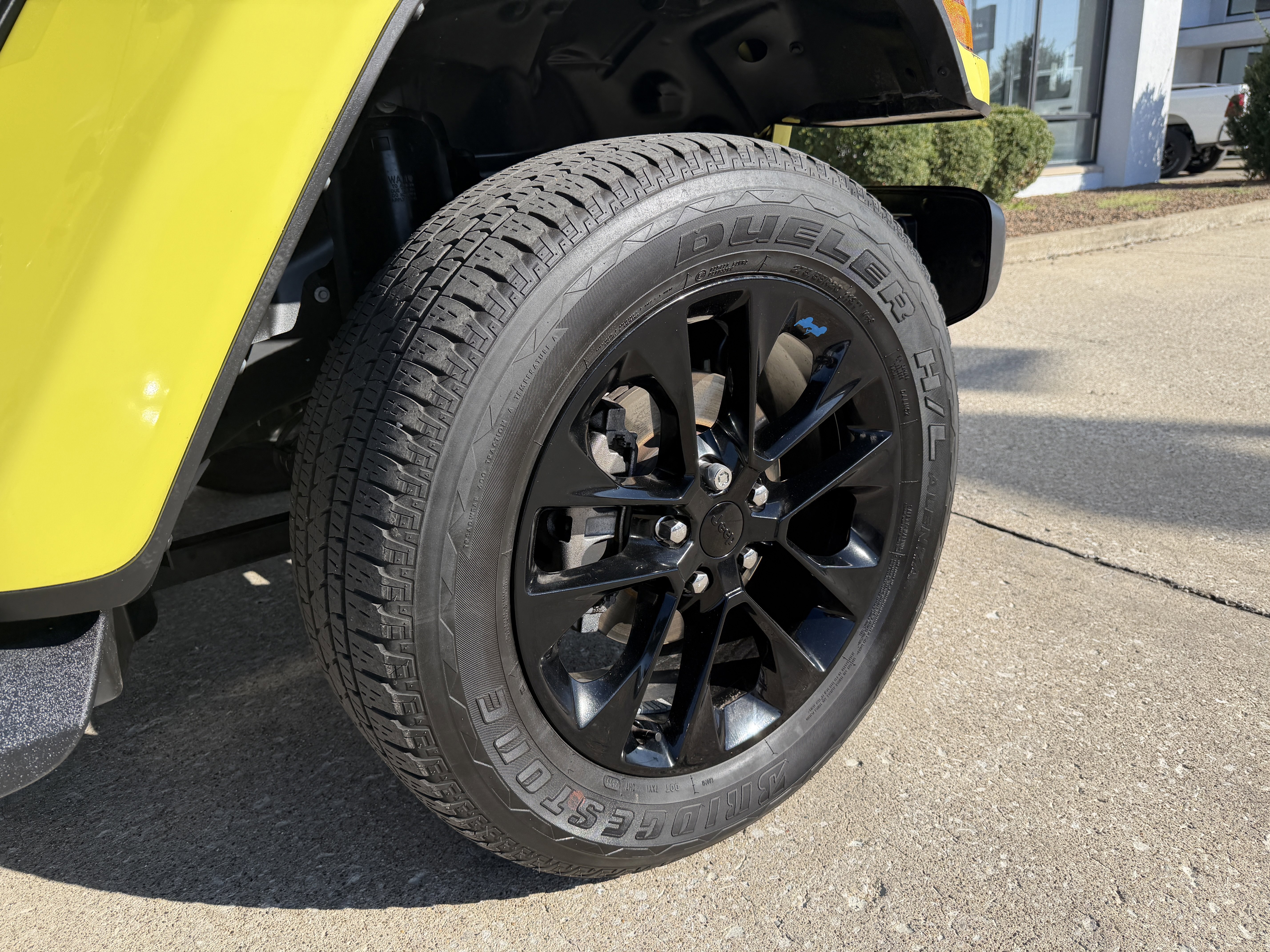 Used 2023 Jeep Wrangler Sahara w/ Cold Weather Group image 26