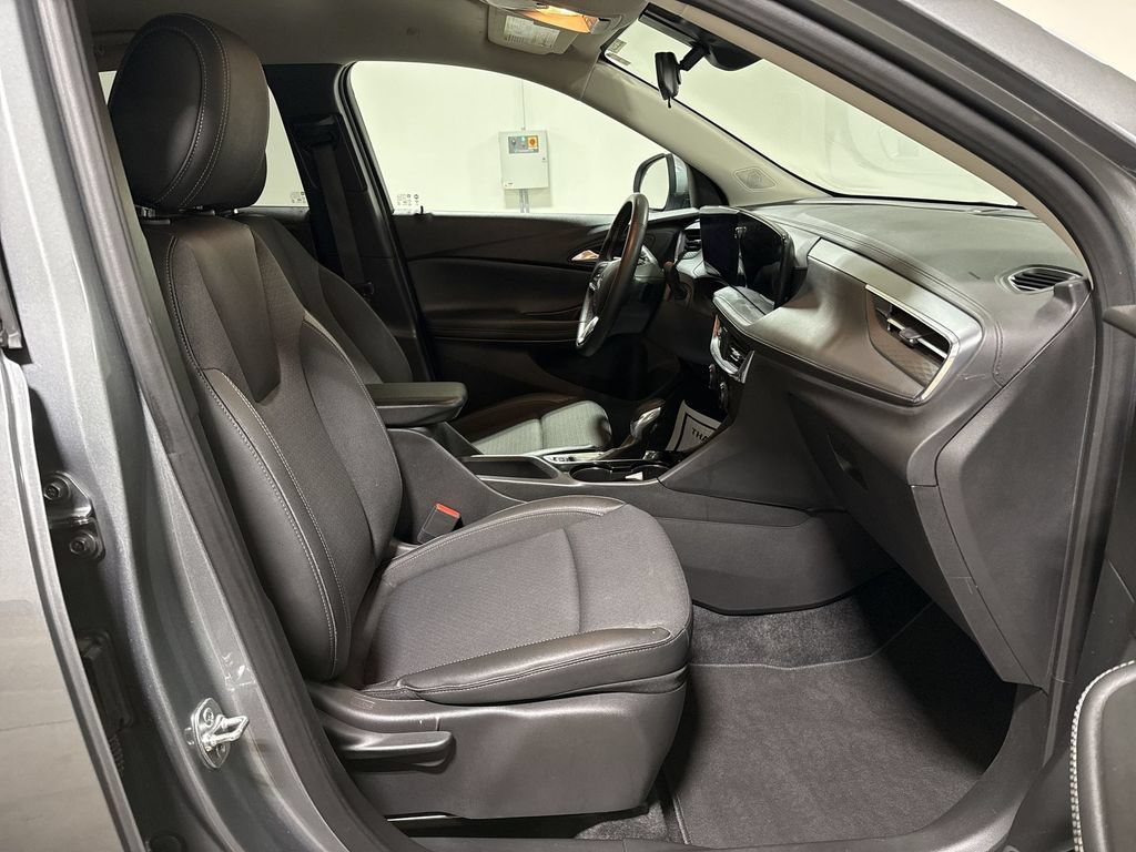 Used 2025 Buick Encore GX Preferred FWD image 21
