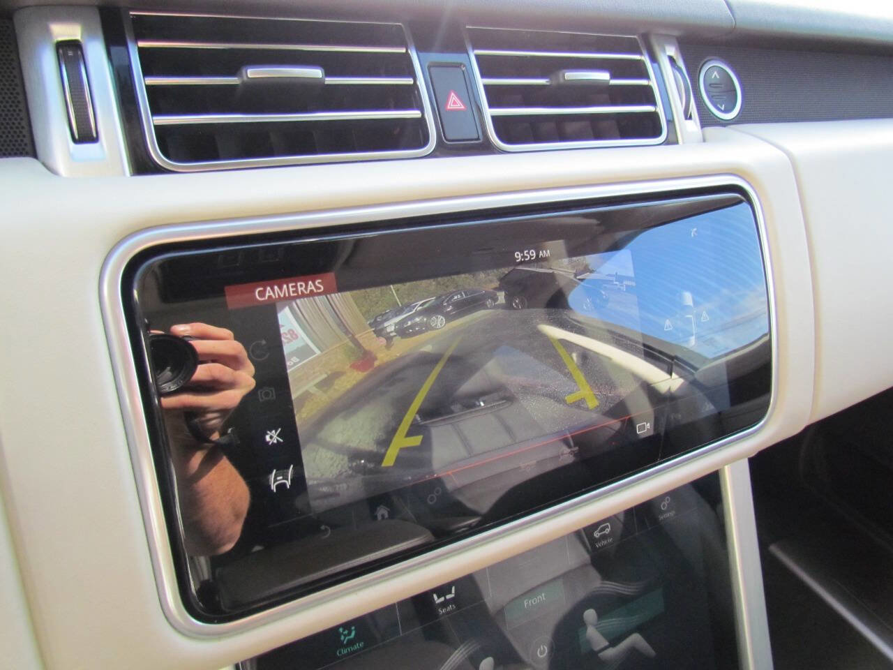 Used 2018 Land Rover Range Rover Supercharged image 22