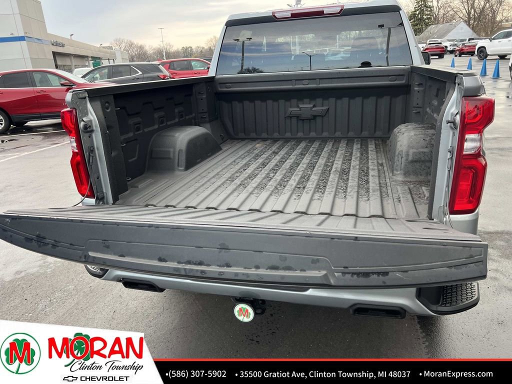Certified 2023 Chevrolet Silverado 1500 RST w/ Redline Edition AWD/4WD image 12