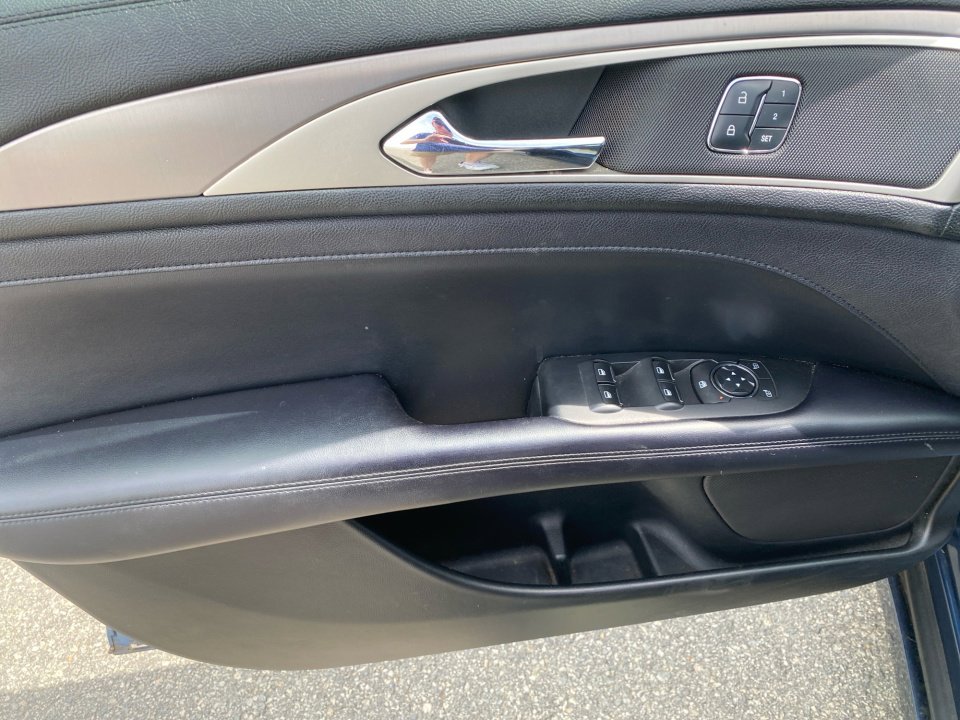 Used 2018 Lincoln MKZ Premiere FWD image 36