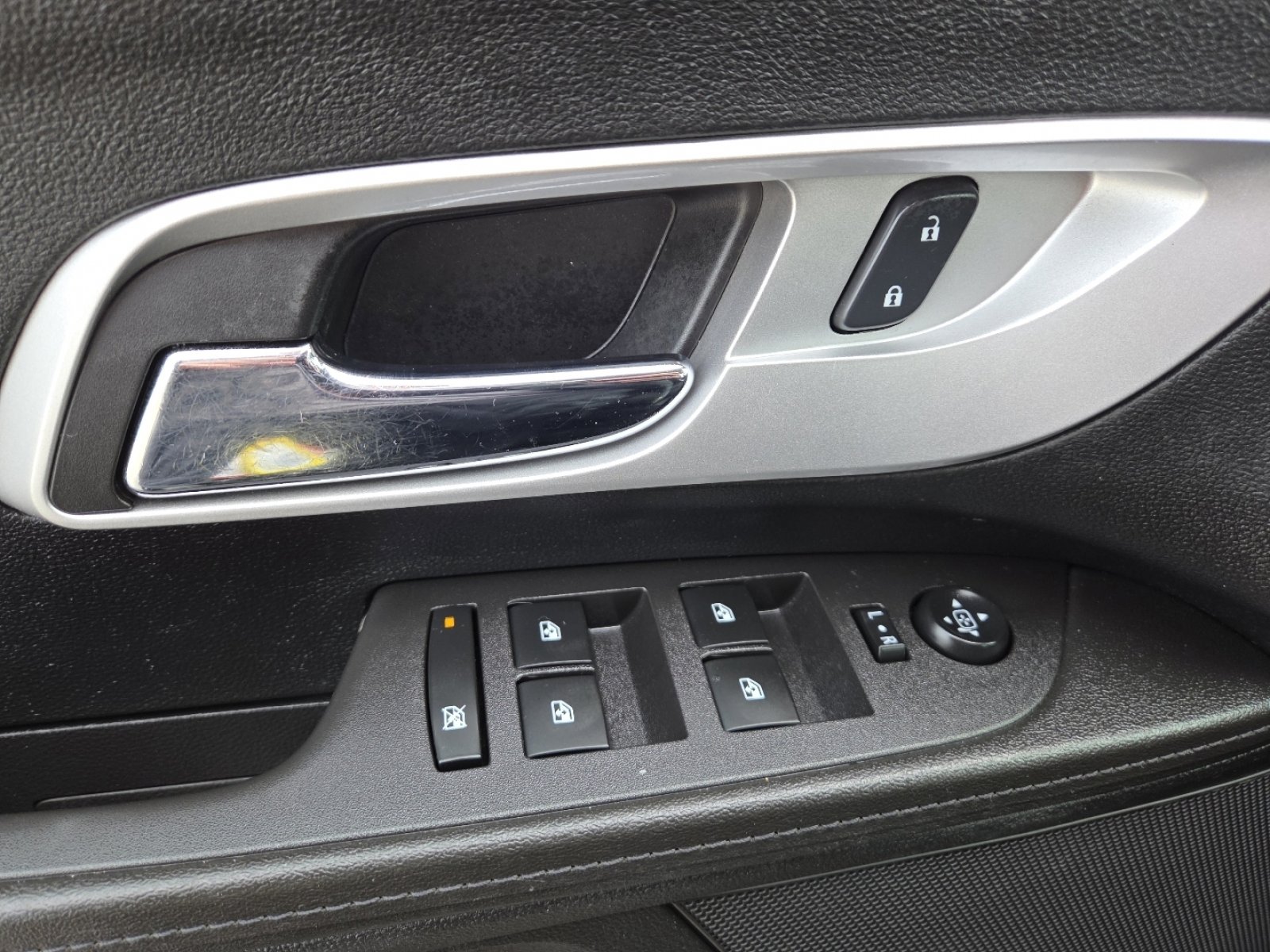 Used 2017 Chevrolet Equinox LT w/ Convenience Package FWD image 23