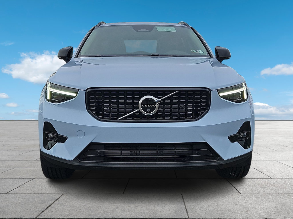 New 2026 Volvo XC40 B5 Plus w/ Protection Package Premier AWD/4WD image 2