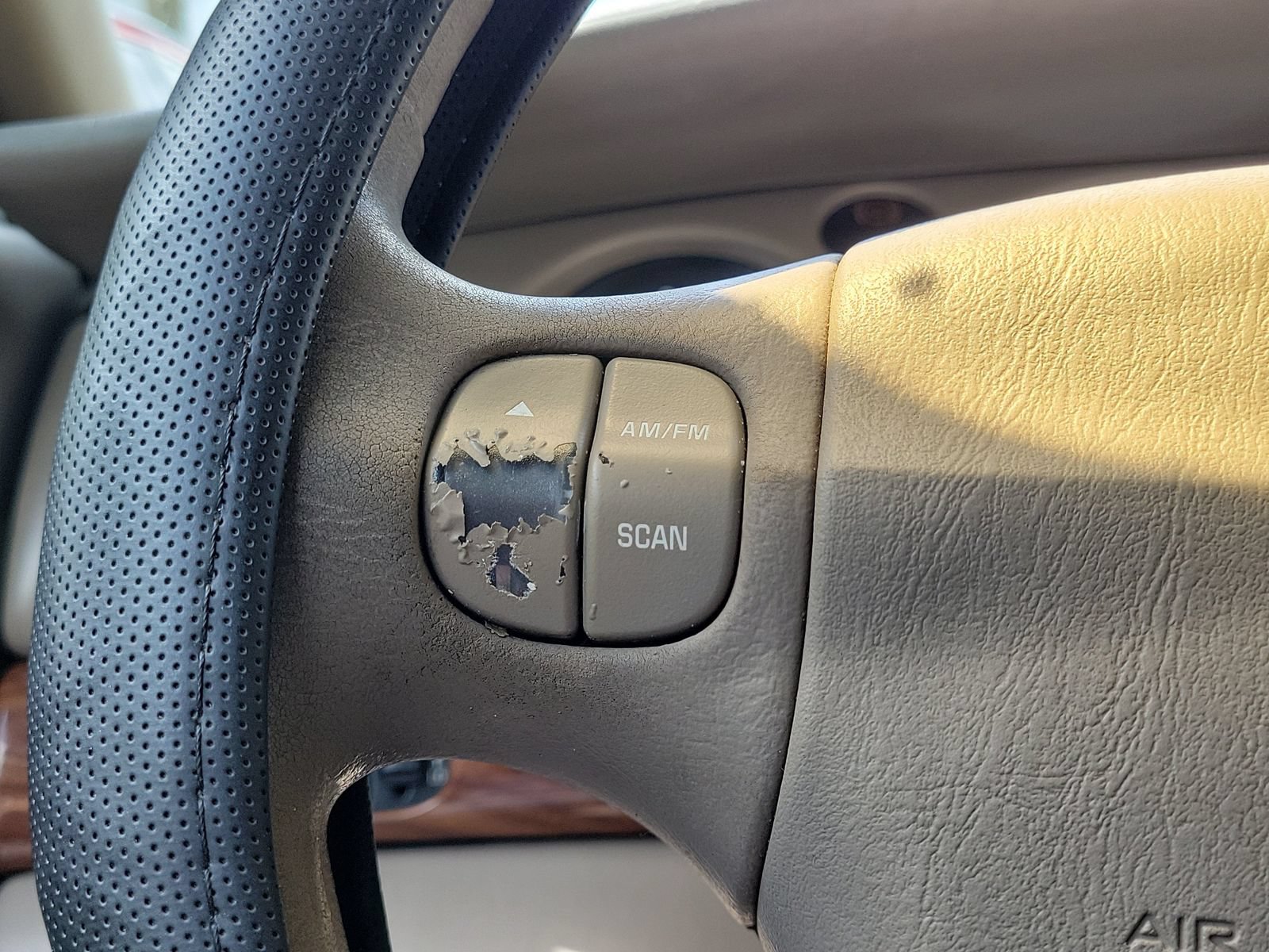Used 2001 Buick Le Sabre Custom w/ Luxury Pkg FWD image 25