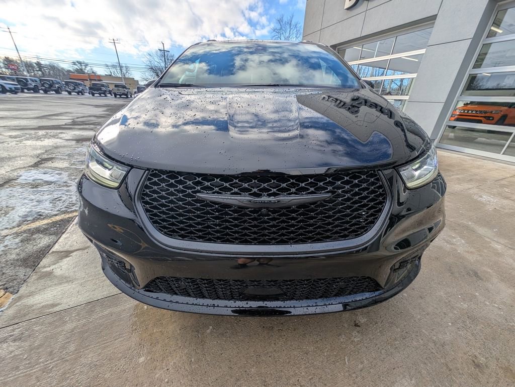 New 2026 Chrysler Pacifica Select w/ S Appearance Package FWD image 11