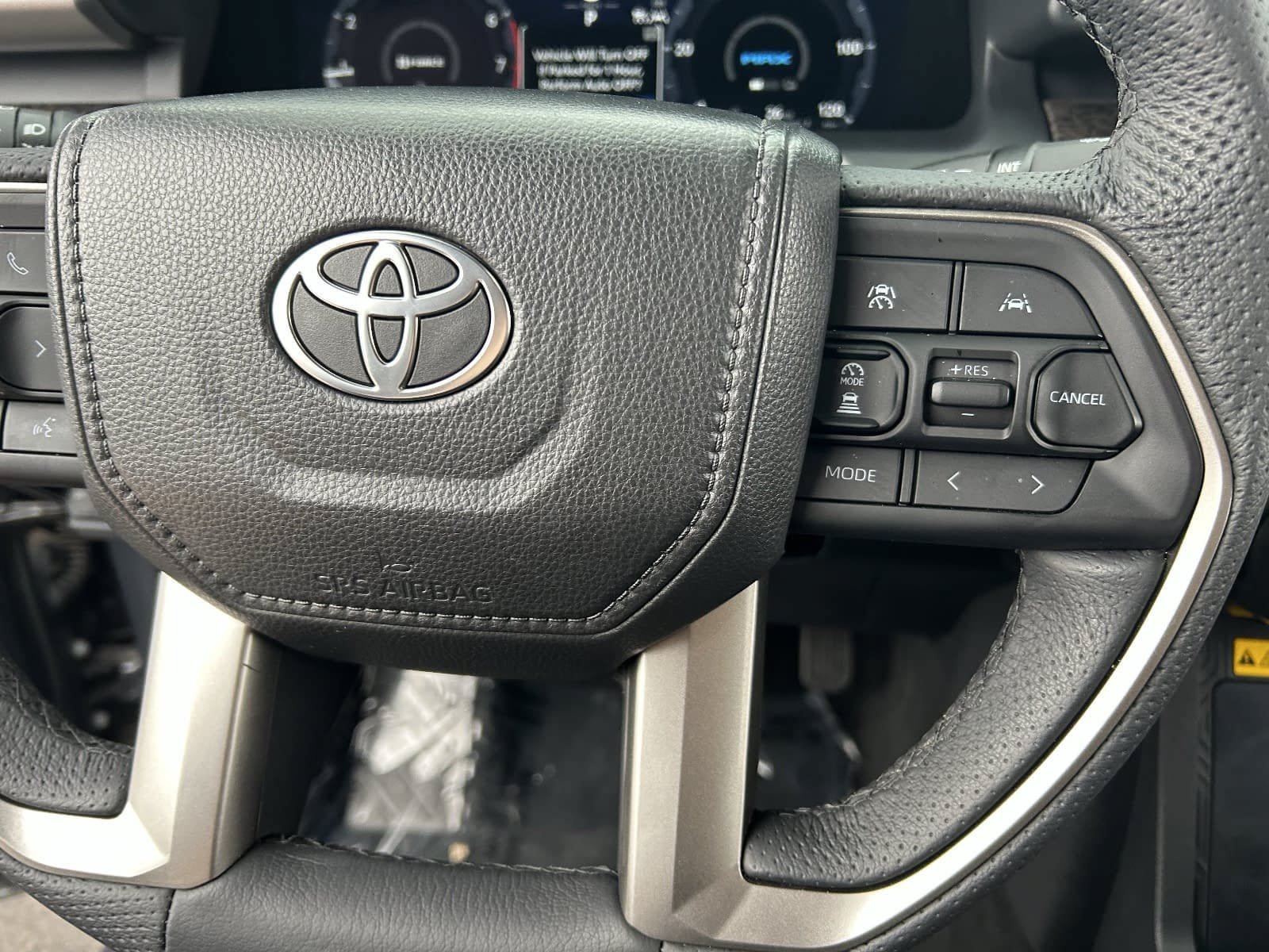Used 2025 Toyota Tacoma Limited AWD/4WD image 28