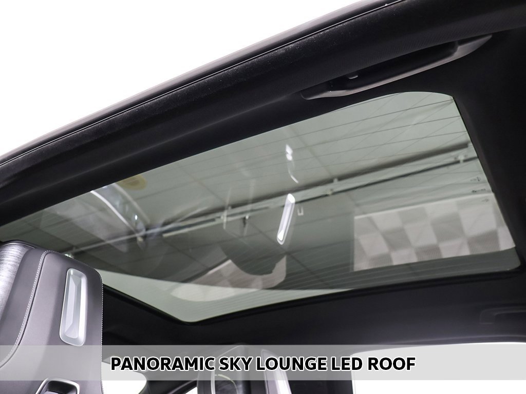 Used 2023 BMW 760i xDrive w/ Parking Assistance Package image 4