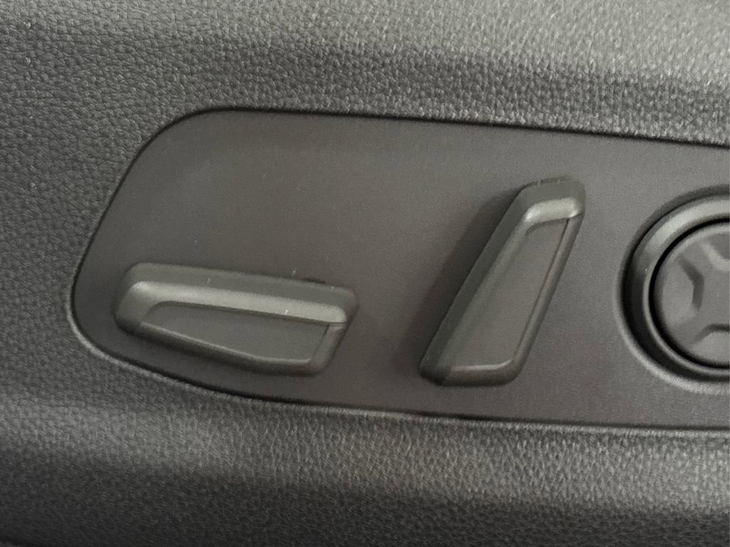 New 2026 Kia Carnival EX image 29