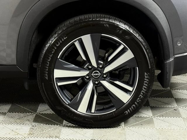 Used 2024 Nissan Rogue SL w/ SL Premium Package FWD image 12
